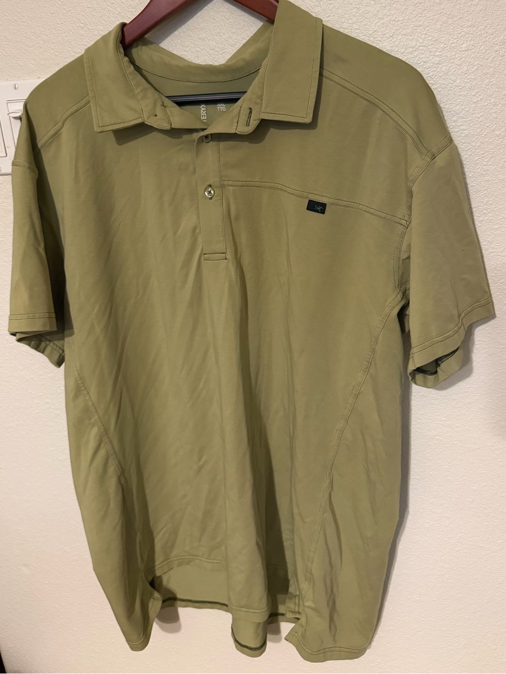 Arc'teryx Men's Polo in Olive Green
